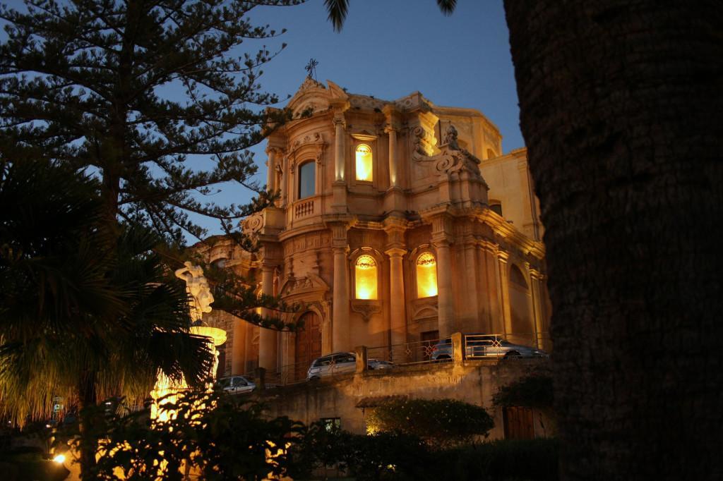 Bed and Breakfast Le Tre Rose Di Maria Noto Exterior foto