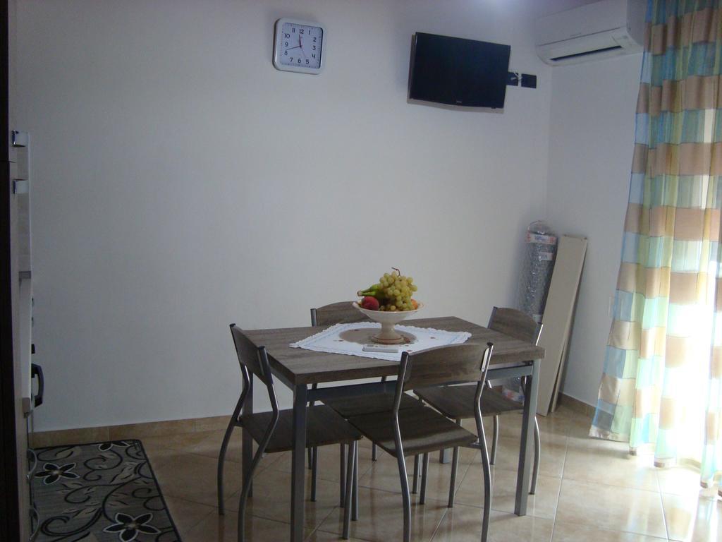 Bed and Breakfast Le Tre Rose Di Maria Noto Habitación foto