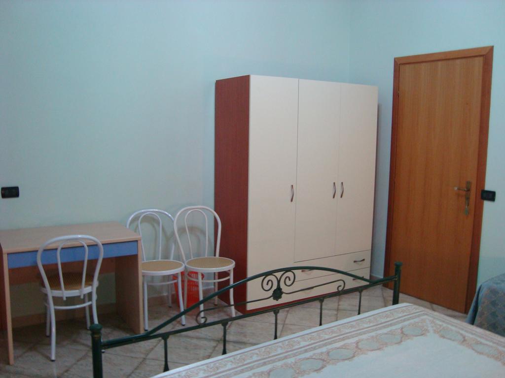 Bed and Breakfast Le Tre Rose Di Maria Noto Habitación foto